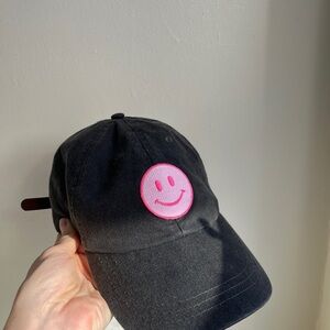 Black cotton Smiley hat with pink smiley face